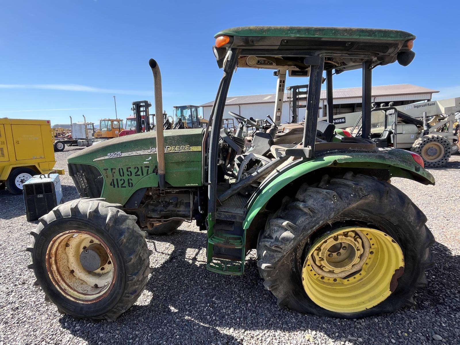 ./imagenes/INVOICE/2019/17964/JOHN DEERE 5525 (12).JPG